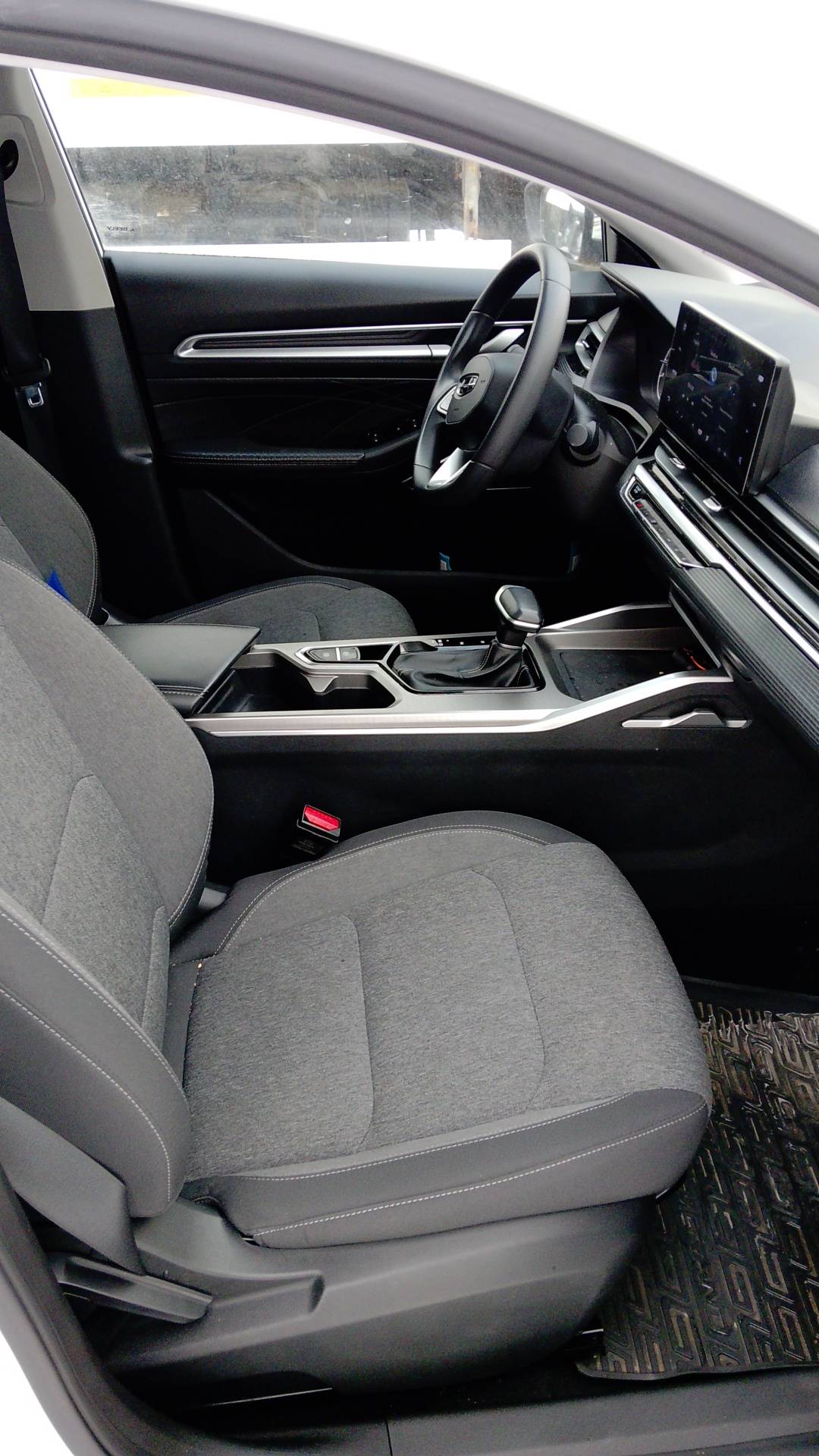 Geely Emgrand,  98 586 км, 2023 года в лизинг