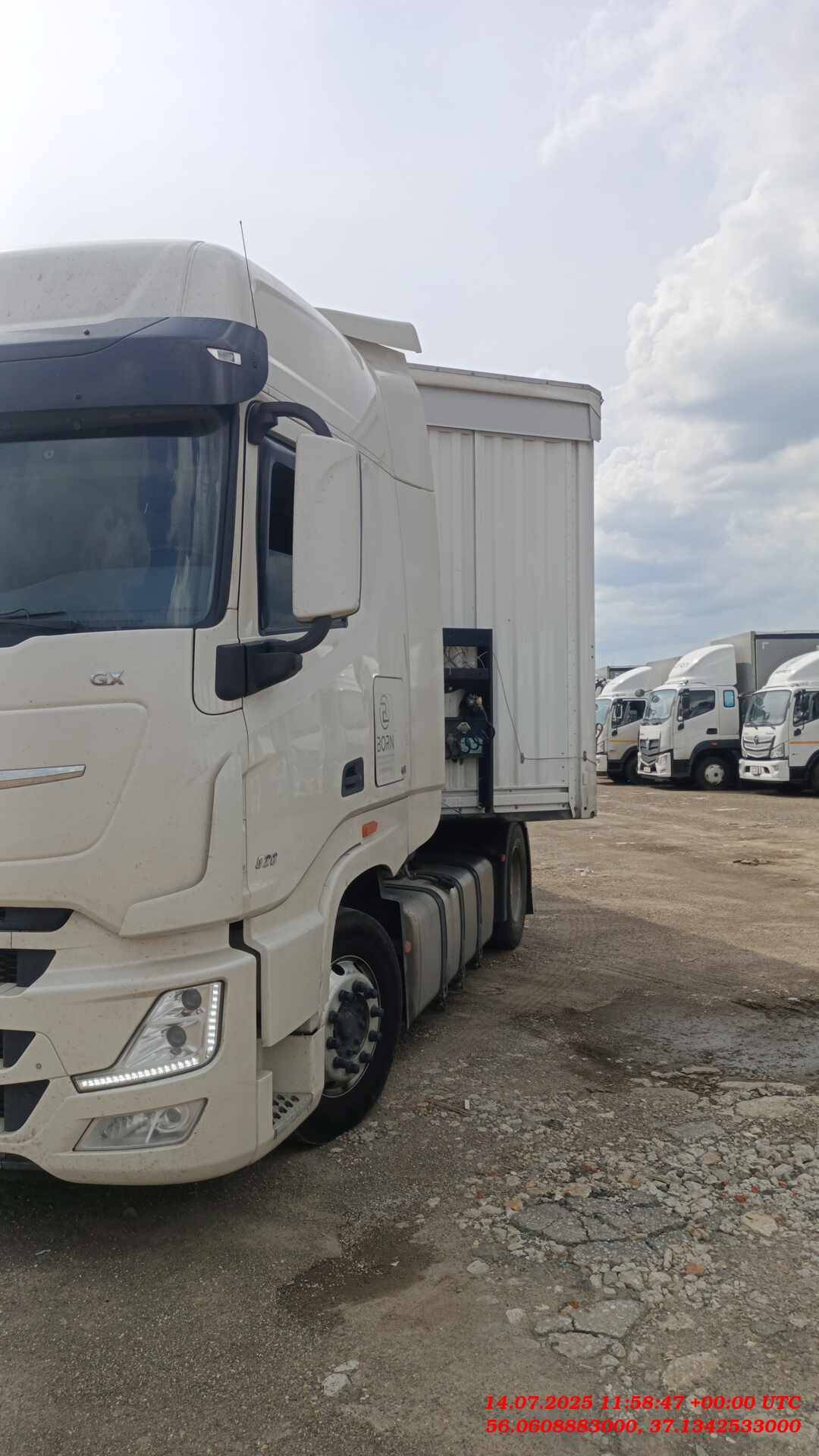 DongFeng GX DFH4180 4x2,  646 922 км, 2023 года в лизинг