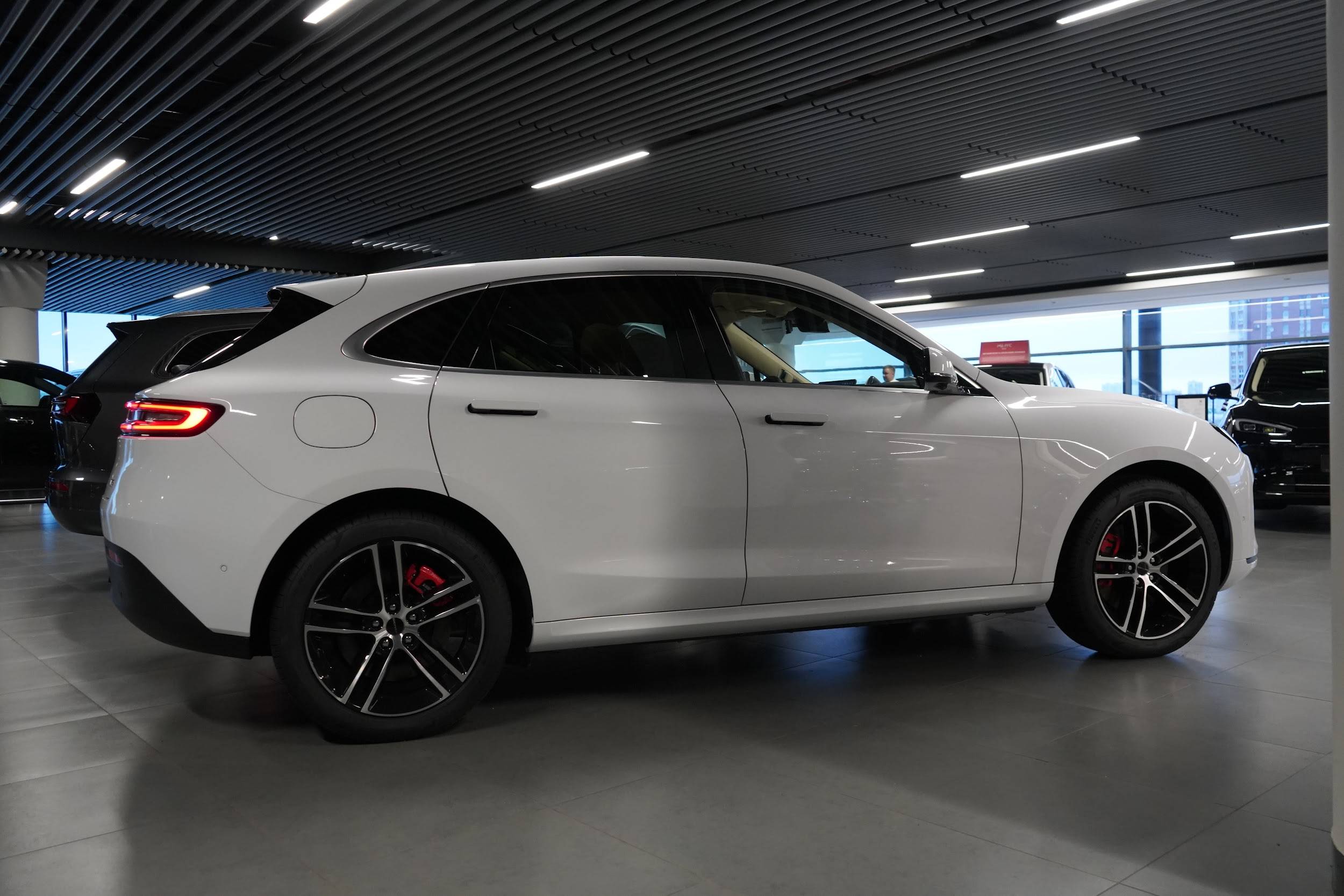 Seres M5 Premium 1.5hyb AT 4WD