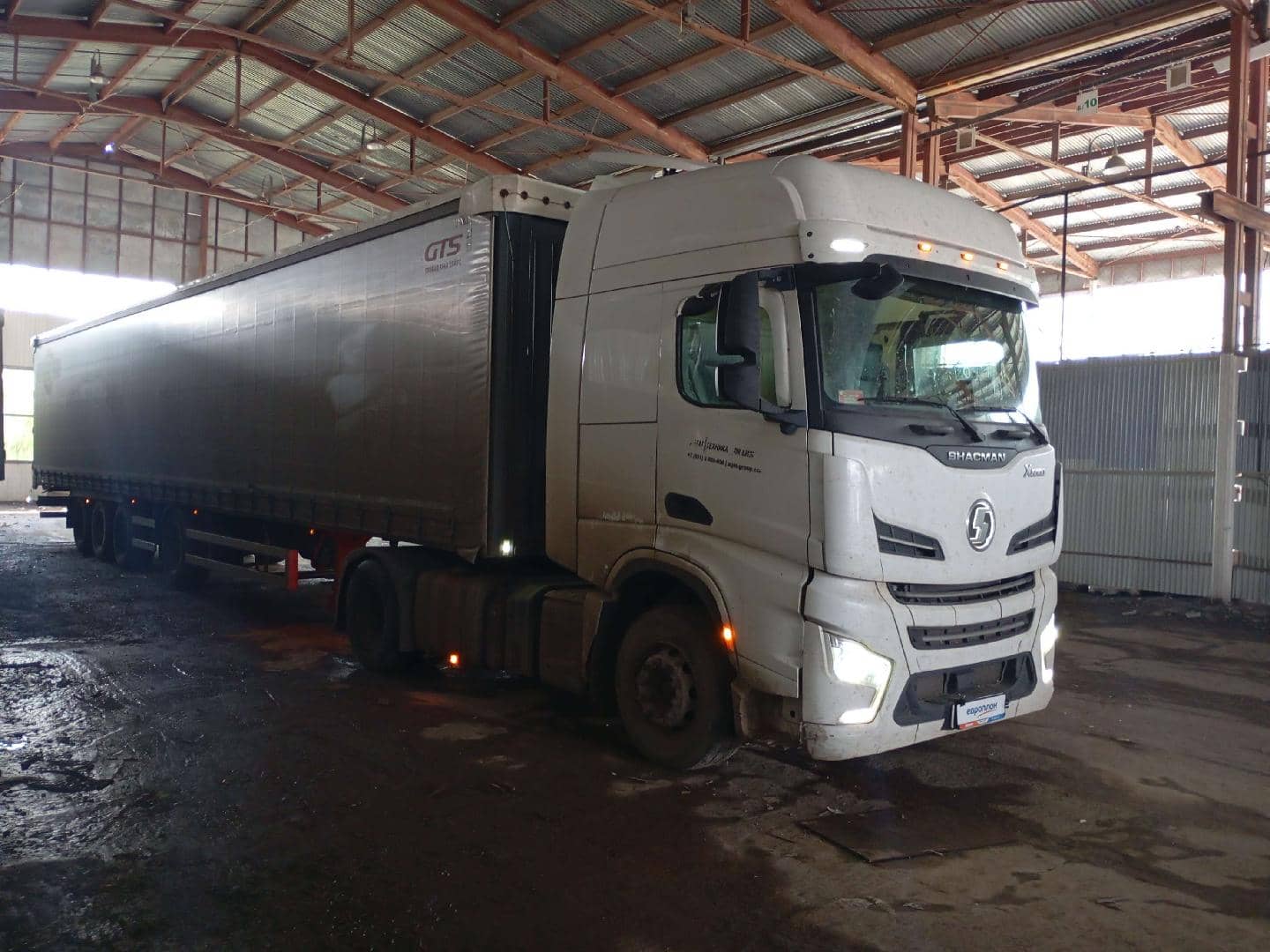 Shacman SX4188YY381