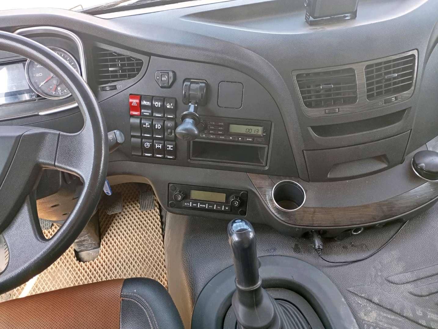 FAW CA3310P66K24T4E5 8х4,  141 345 км, 2023 года в лизинг