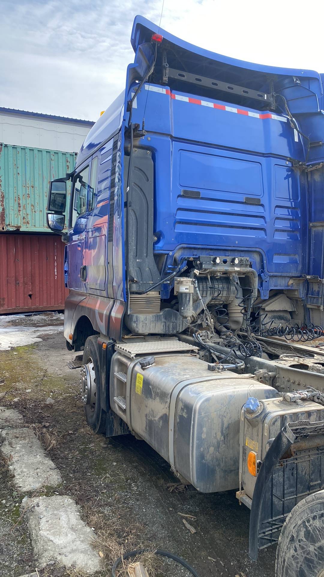 Sitrak С7Н 6×4 ZZ4256V364HE,  300 000 км, 2023 года в лизинг