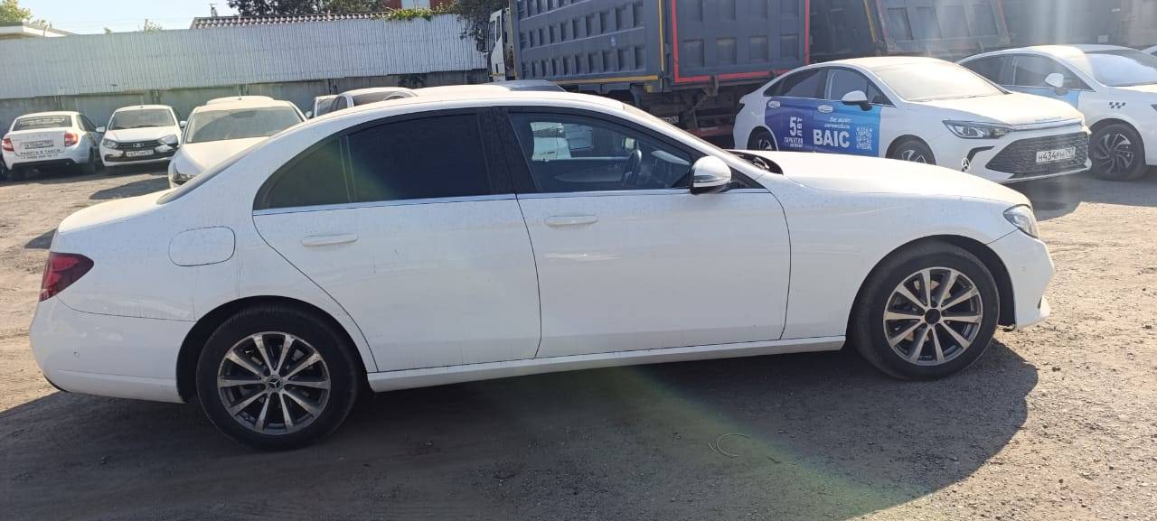 Mercedes-Benz E седан,  271 052 км, 2018 года в лизинг