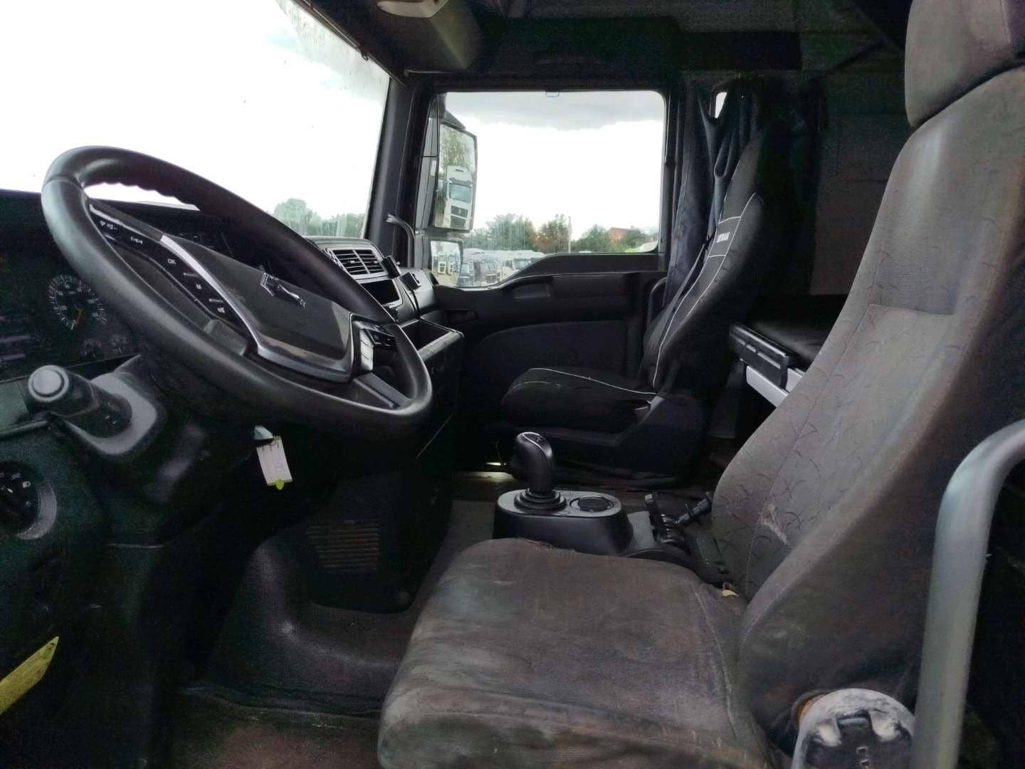Sitrak C7H 4x2 ZZ4186V361HE,  725 975 км, 2022 года в лизинг