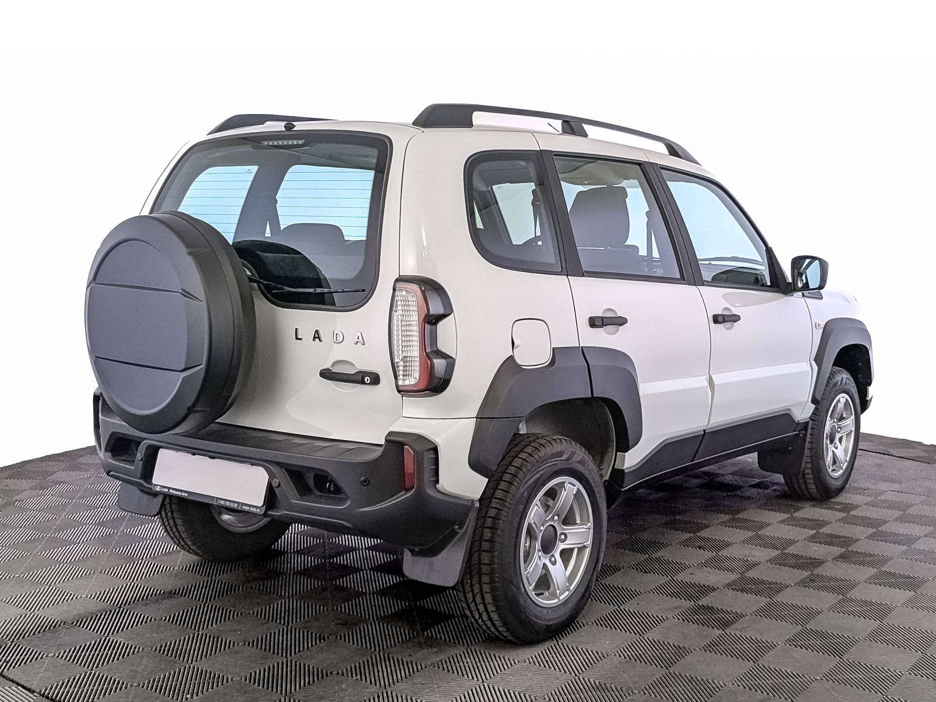 Lada Niva Travel Comfort 24 MMS 1.7 80hp 5MT