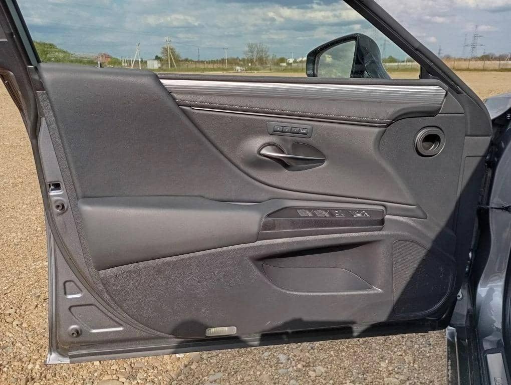 Lexus ES 250,  84 734 км, 2021 года в лизинг