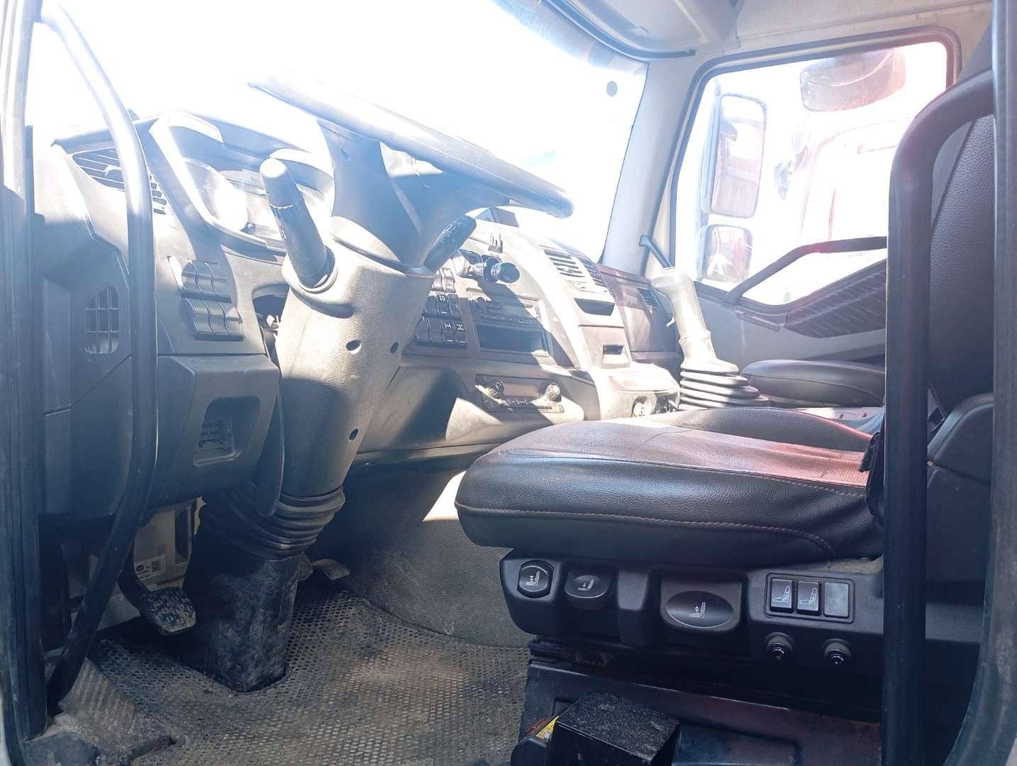 FAW CA3310P66K2T1E5 8х4,  279 516 км, 2023 года в лизинг