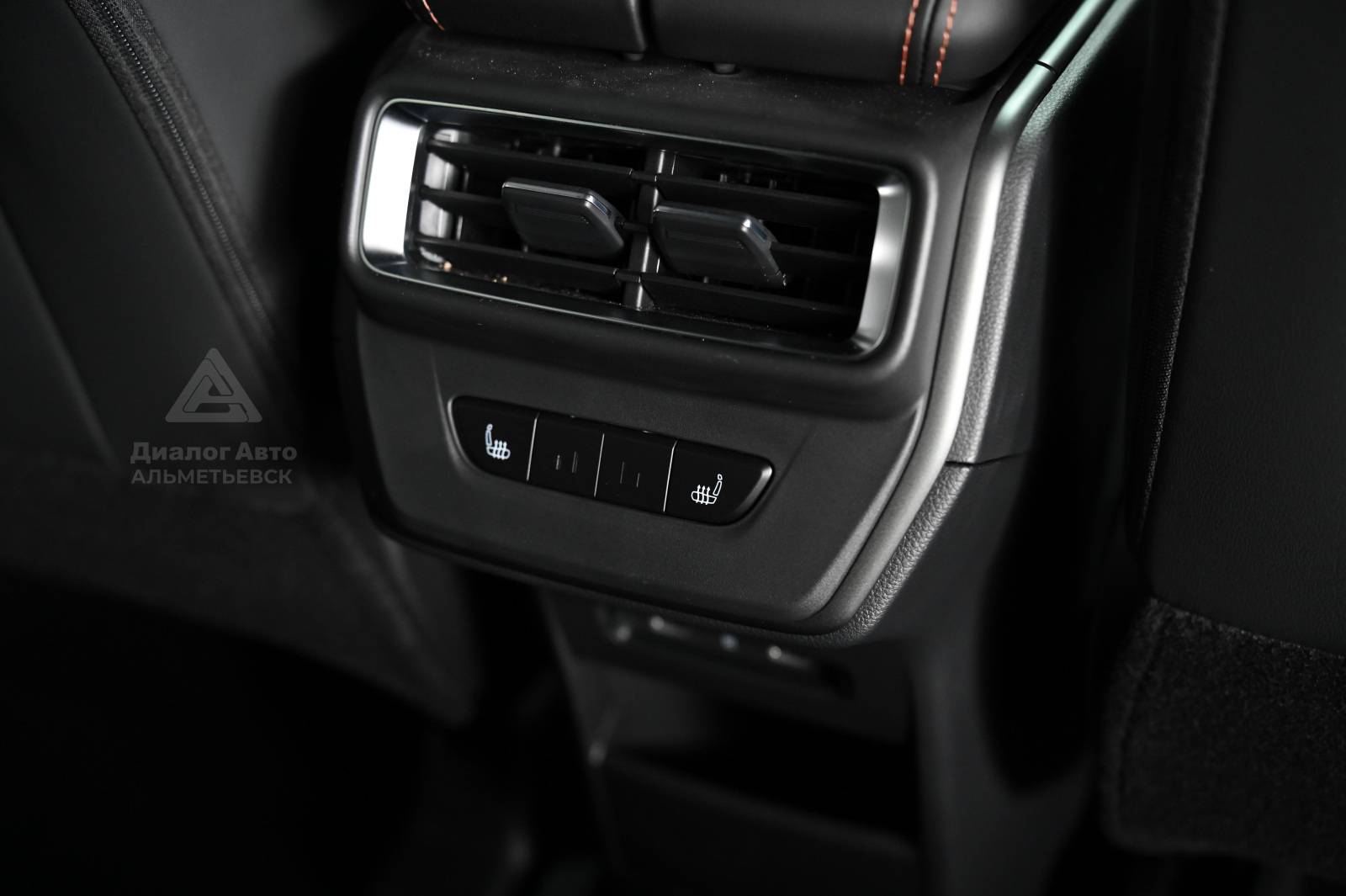 Geely Okavango Flagship 2.0T 7DCT 2WD