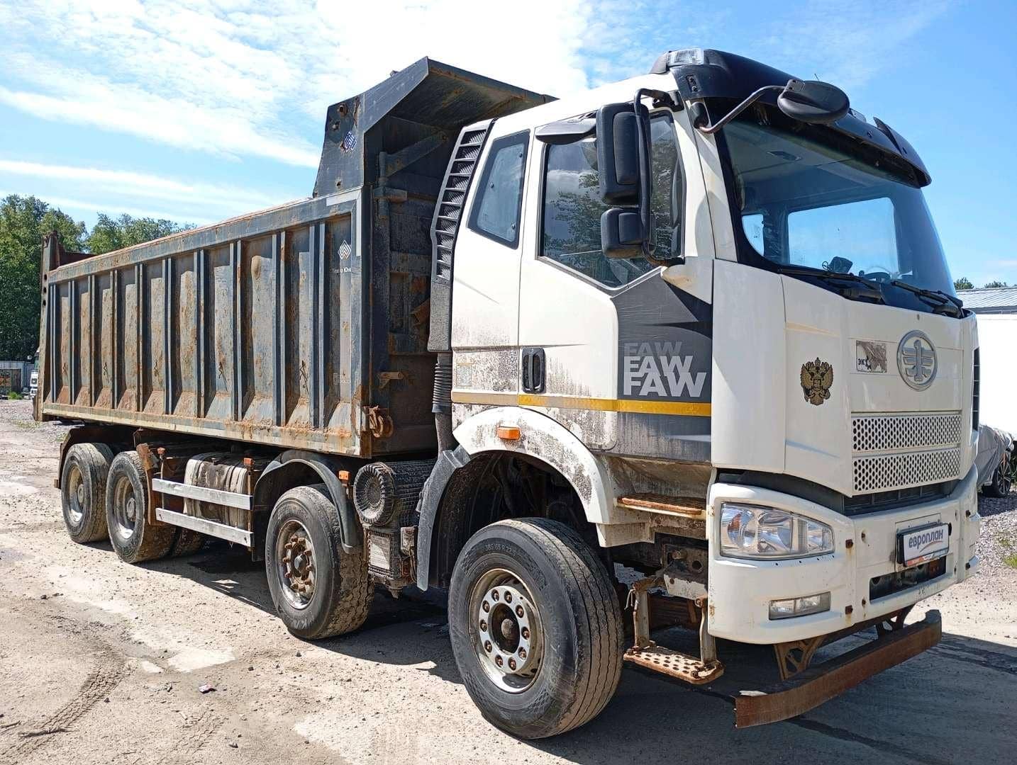 FAW CA3310P66K2T1E5 8х4,  273 639 км, 2023 года в лизинг
