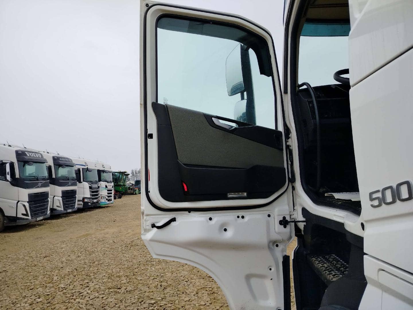 Volvo FH42T 500 4x2 (Globetrotter),  251 858 км, 2023 года в лизинг