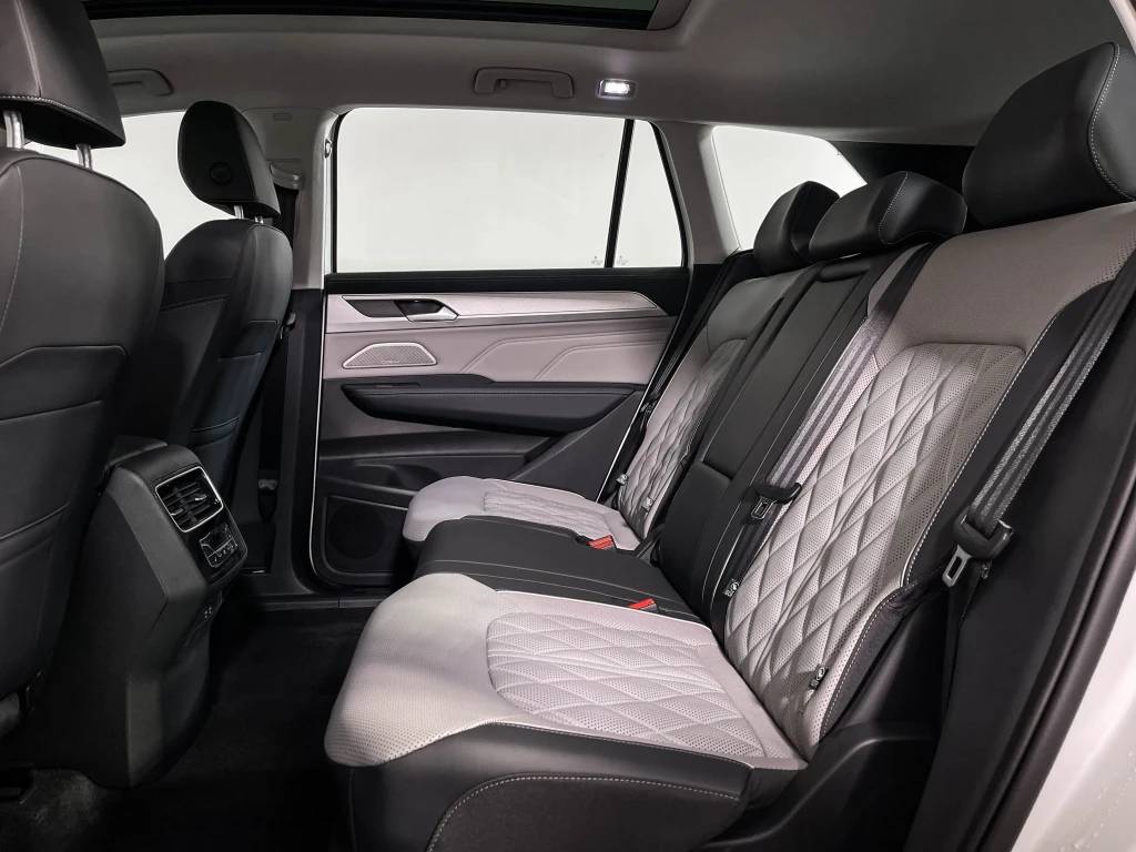 Volkswagen Tavendor R-Line Edition 380TSI 7AT 4Motion