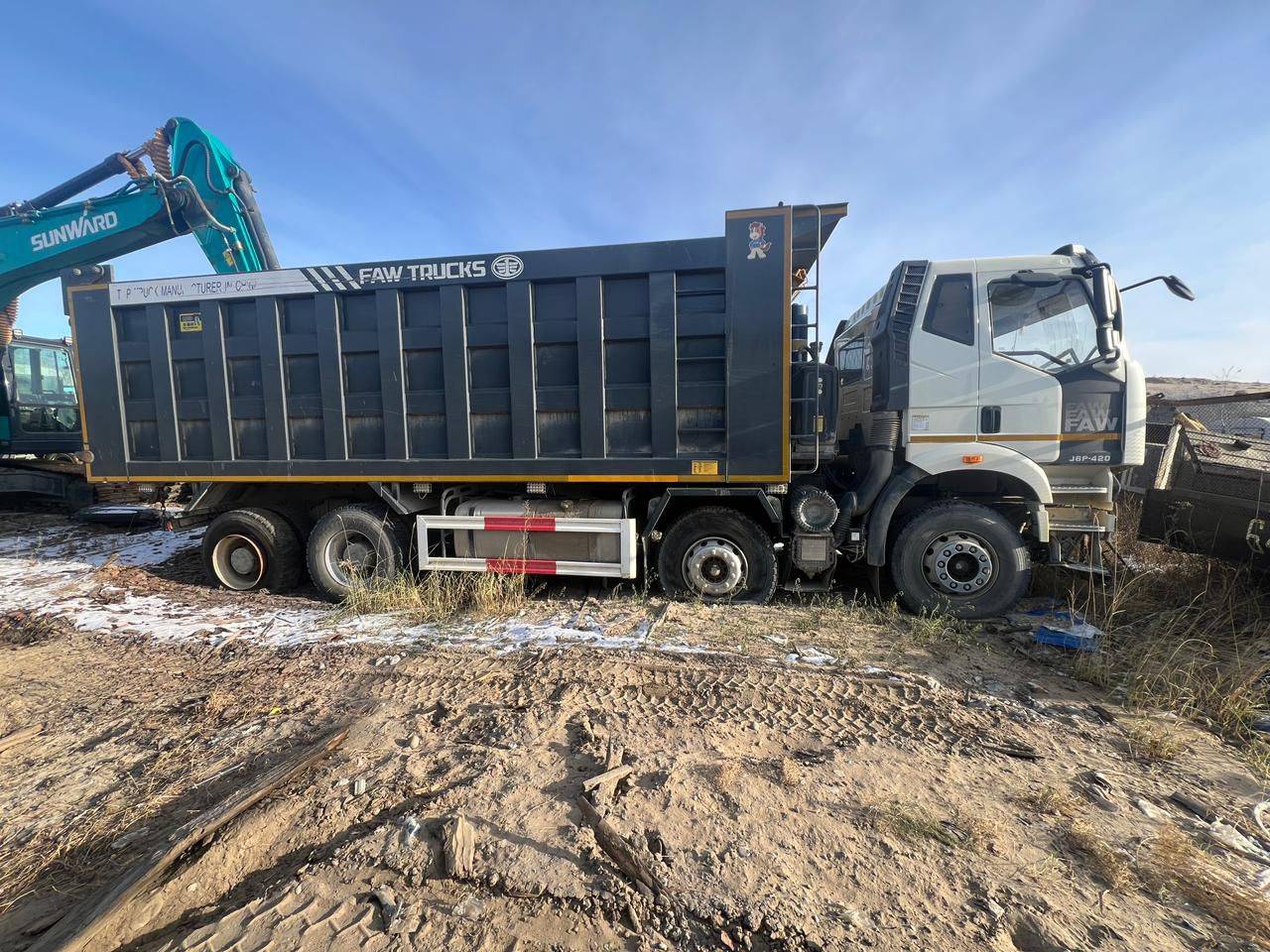 FAW CA3310P66K24T4E5 8х4,  48 258 км, 2022 года в лизинг