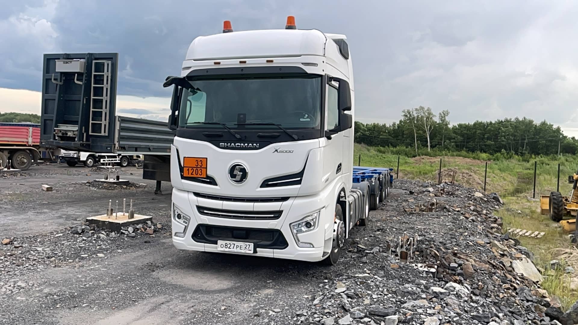 Shacman SX4188YY381,  9 747 км, 2023 года в лизинг