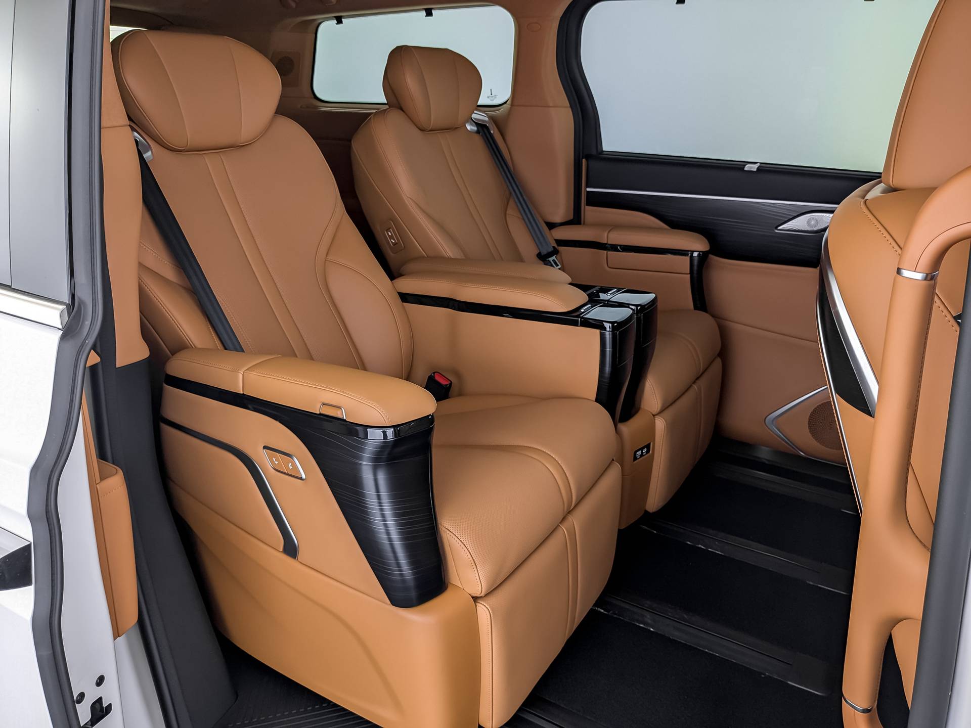 Wey 80 PHEV 1.5 T DHT 4WD Business Lounge