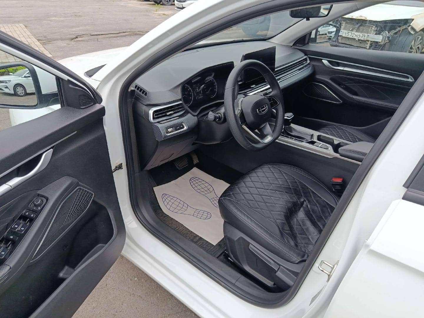 Geely Emgrand,  69 882 км, 2024 года в лизинг
