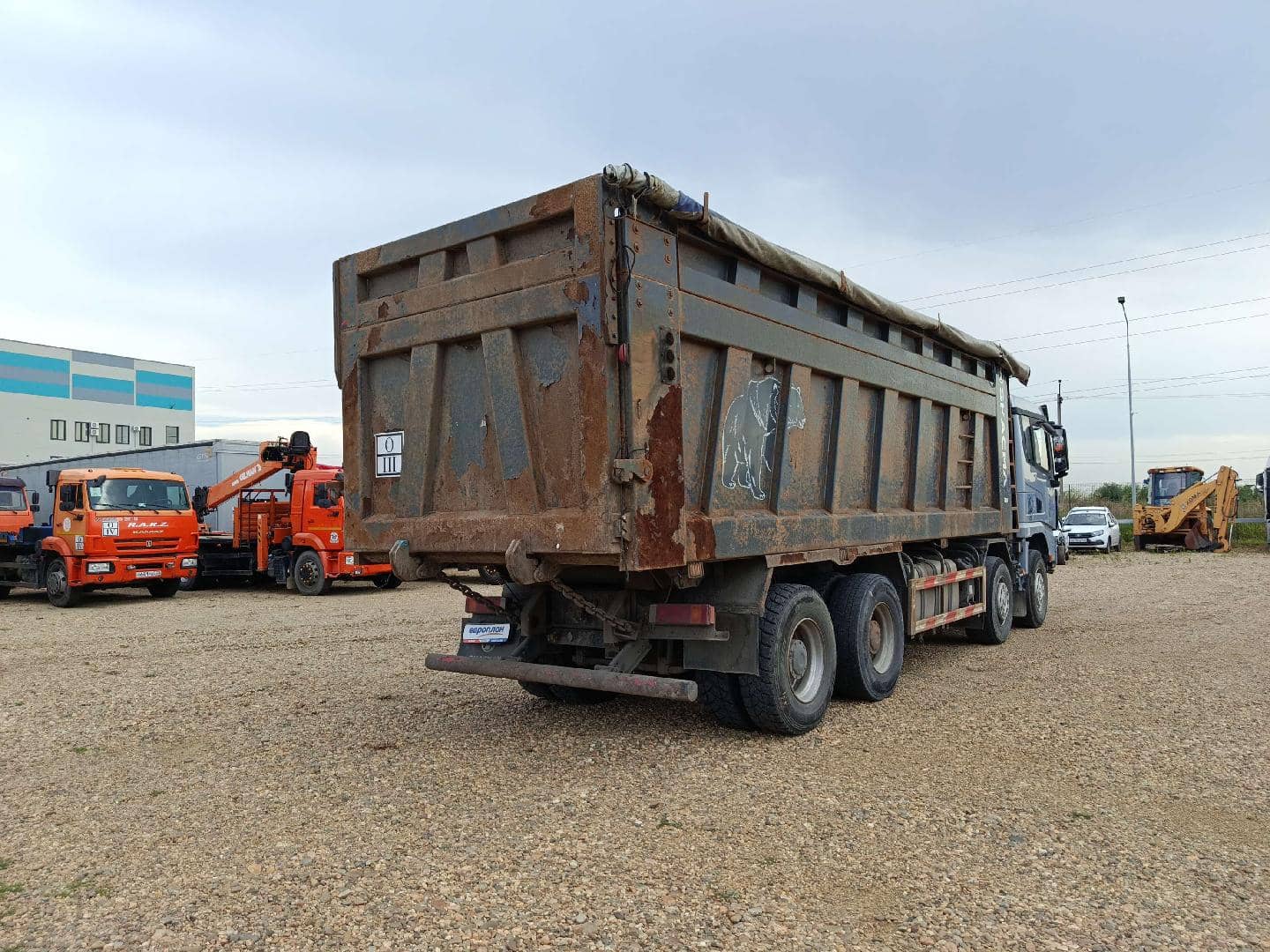 Shacman SX3316DV366,  306 012 км, 2023 года в лизинг