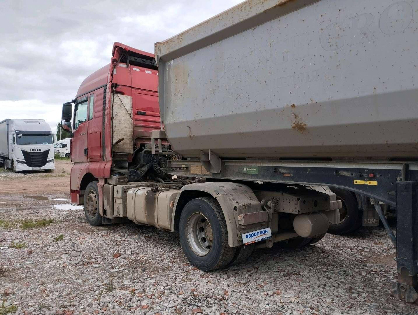 Sitrak C7H 4x2 ZZ4186V361HE,  716 387 км, 2023 года в лизинг