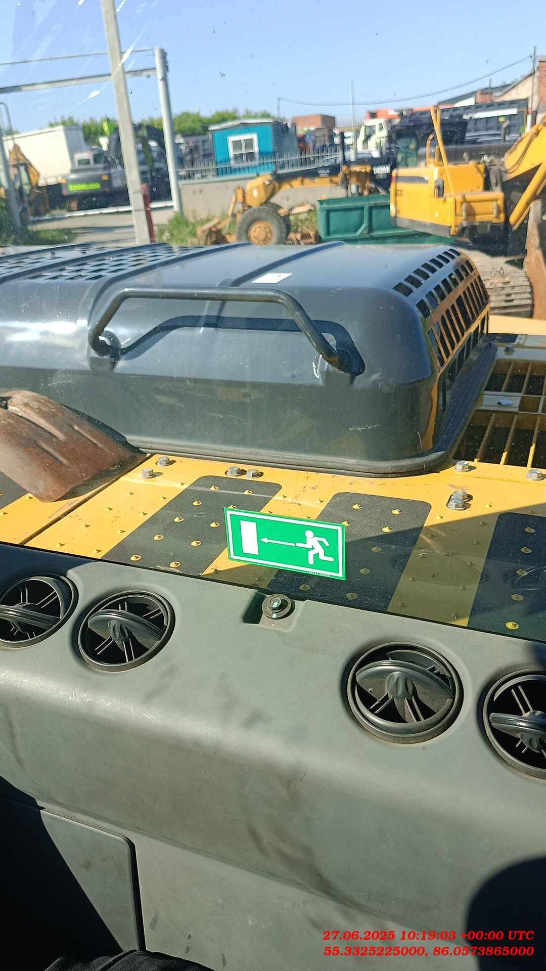 KOMATSU PC220-8MO, 2023 года в лизинг