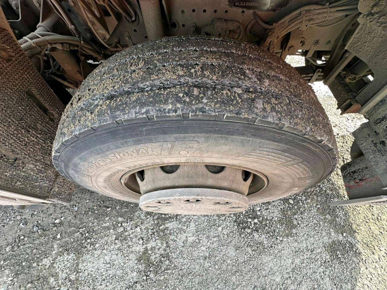 Shacman SX42584V324,  229 714 км, 2024 года в лизинг