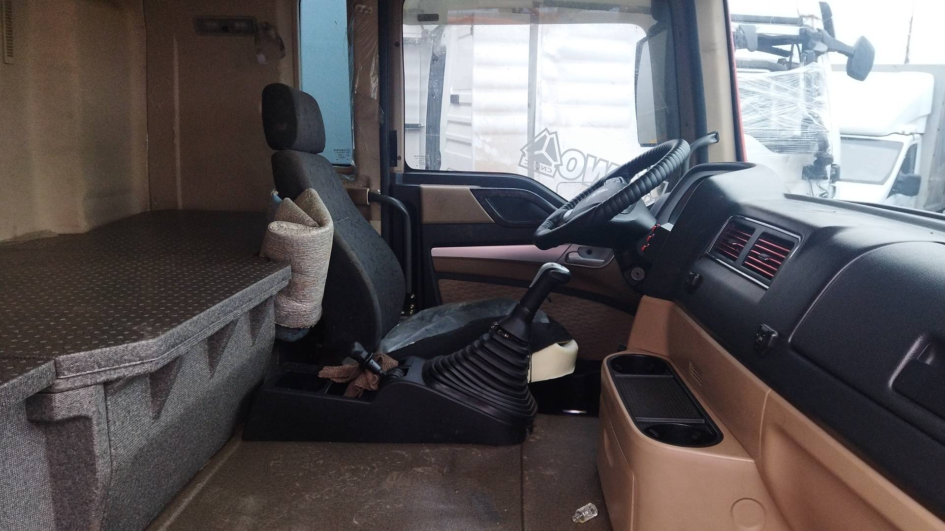 HOWO ZZ3257V384GE1 6x4,  89 124 км, 2022 года