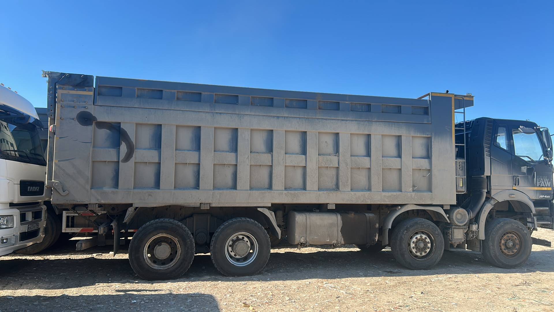 FAW CA3310P66K24T4E5 8х4,  53 504 км, 2023 года в лизинг