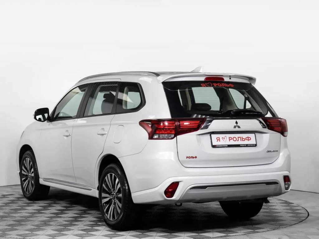 Mitsubishi Outlander Invite 2.0 CVT 4WD