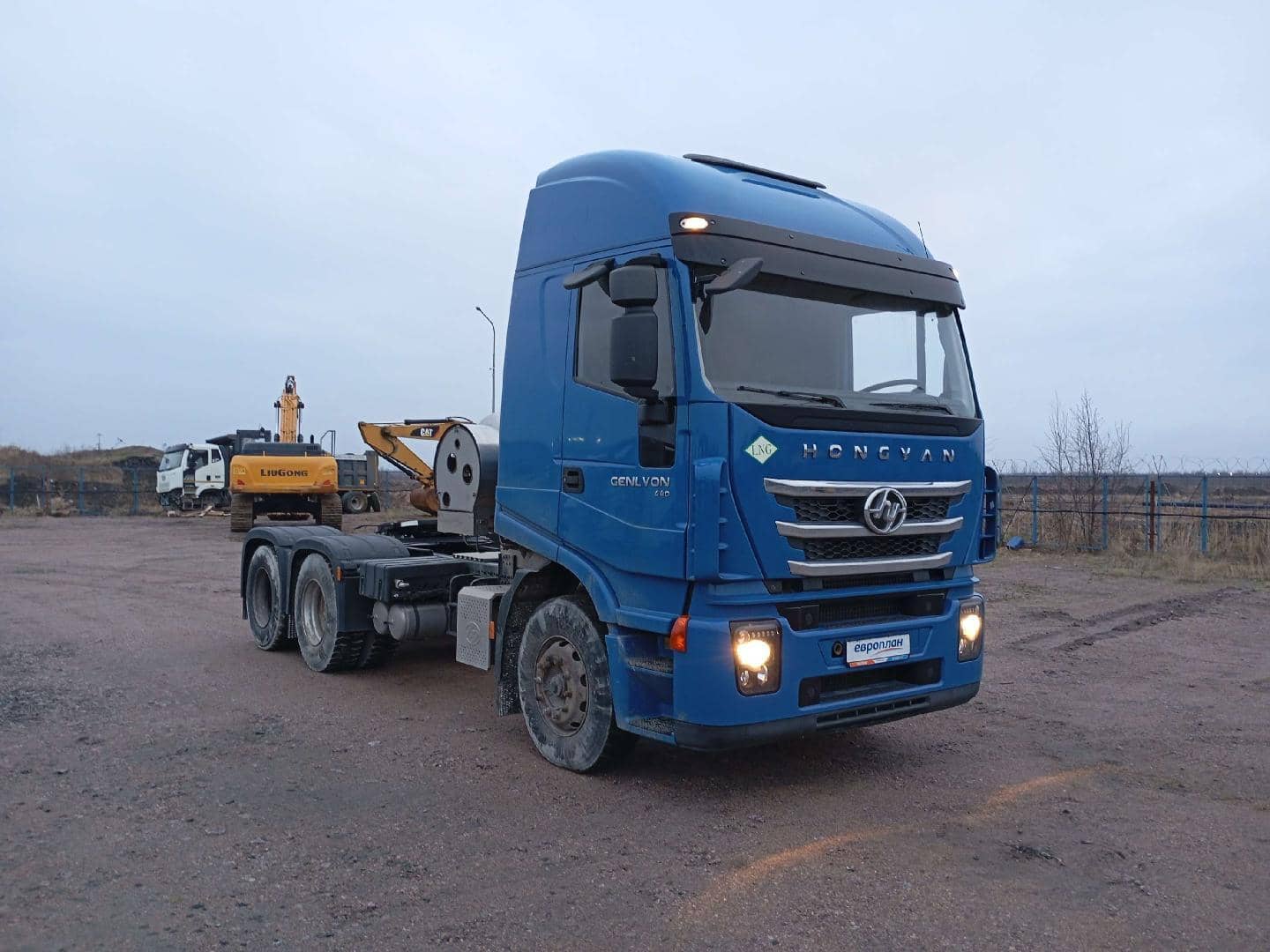 HONGYAN CQ4187HD12381T LNG,  4 431 км, 2023 года в лизинг