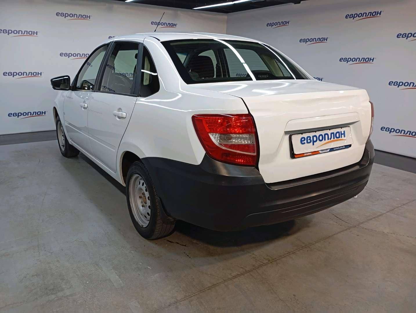 Lada Granta седан,  77 325 км, 2024 года в лизинг