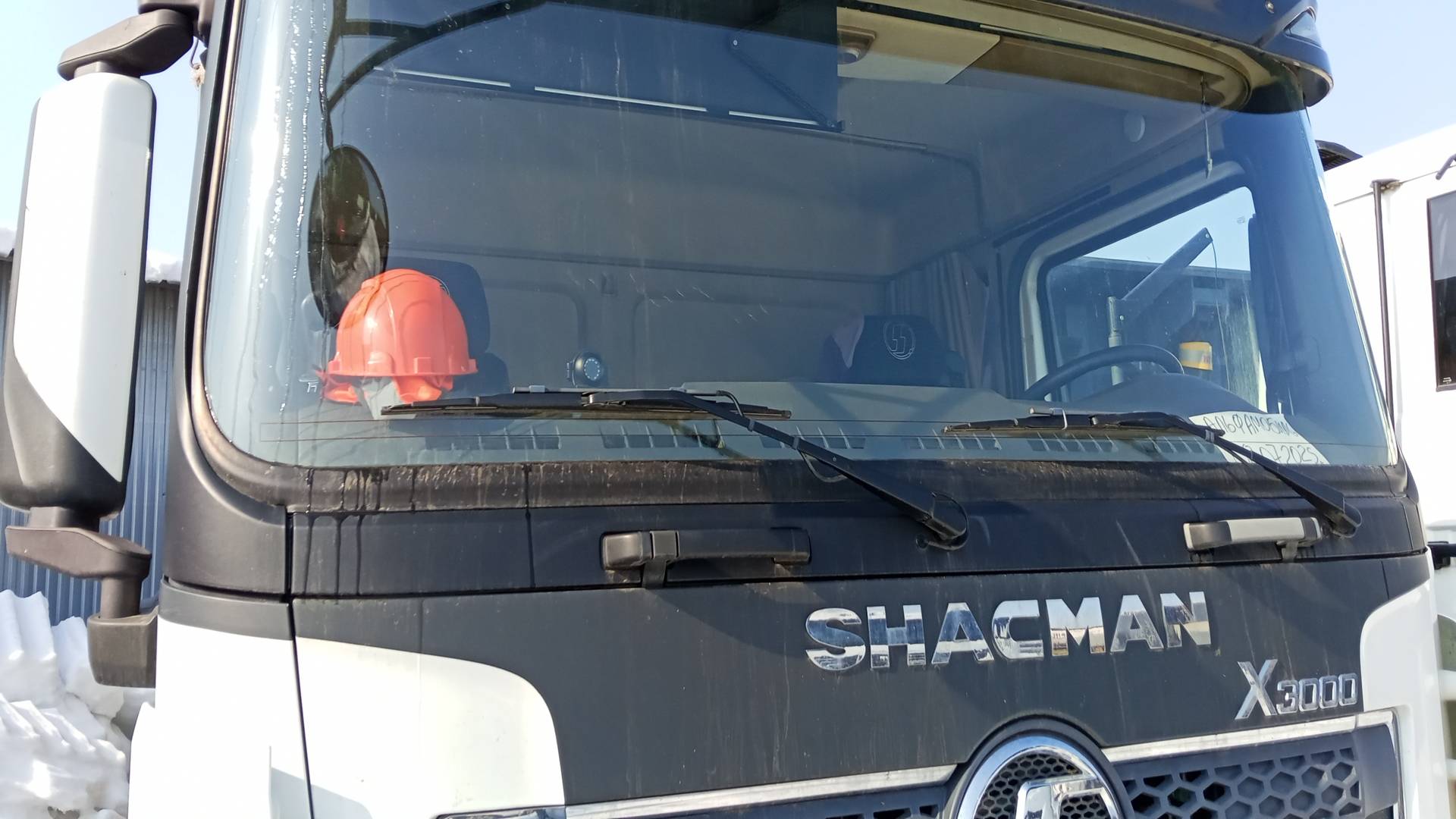 Shacman SX32586T384,  136 411 км, 2022 года в лизинг