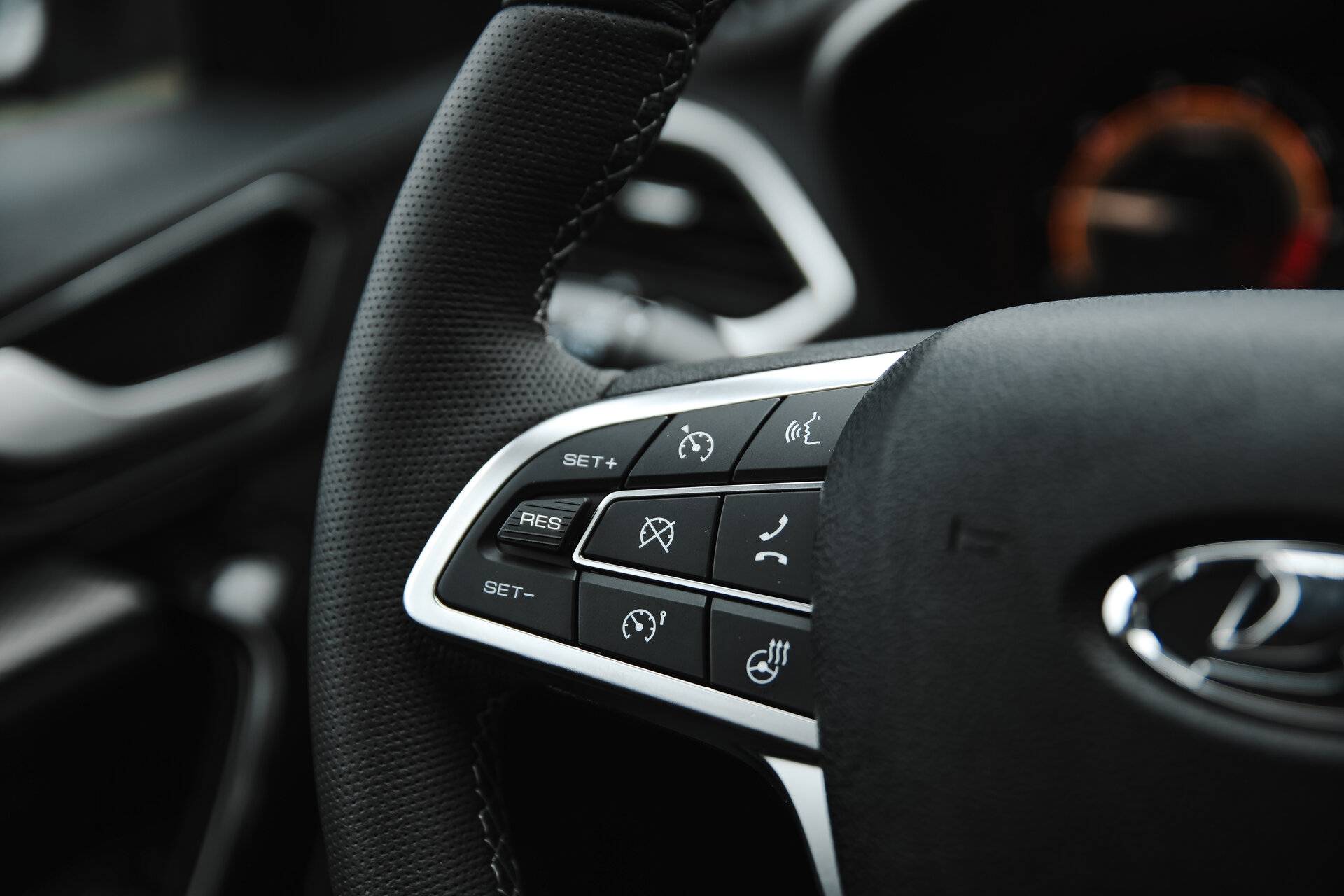 Lada Vesta седан Enjoy 24 1.8 122hp AT