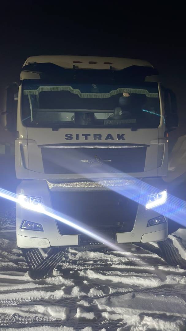 Sitrak C7H 4x2 ZZ4186V361HE,  421 770 км, 2022 года в лизинг