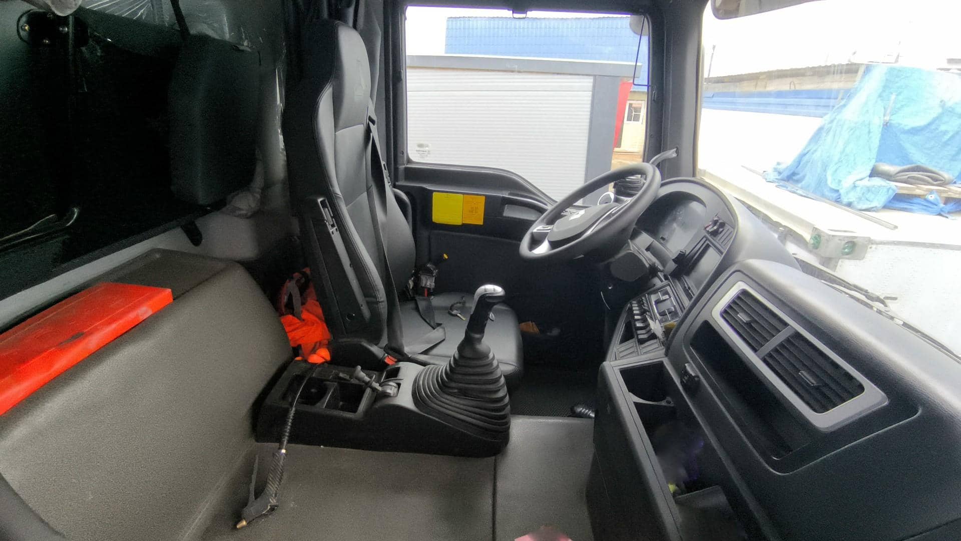 Sitrak ZZ3406V455ME,  104 890 км, 2024 года в лизинг