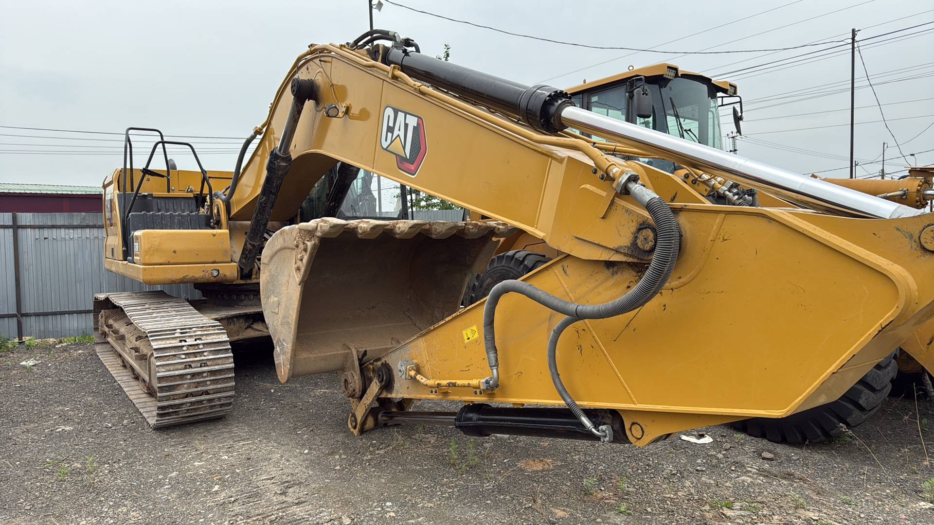 CATERPILLAR 330, 2022 года в лизинг