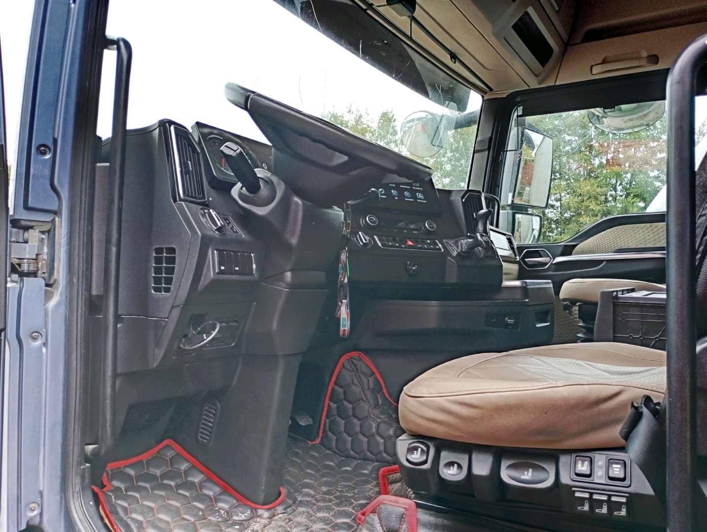 Sitrak С7Н MAX 6×4 ZZ4256V364HE,  216 923 км, 2023 года в лизинг