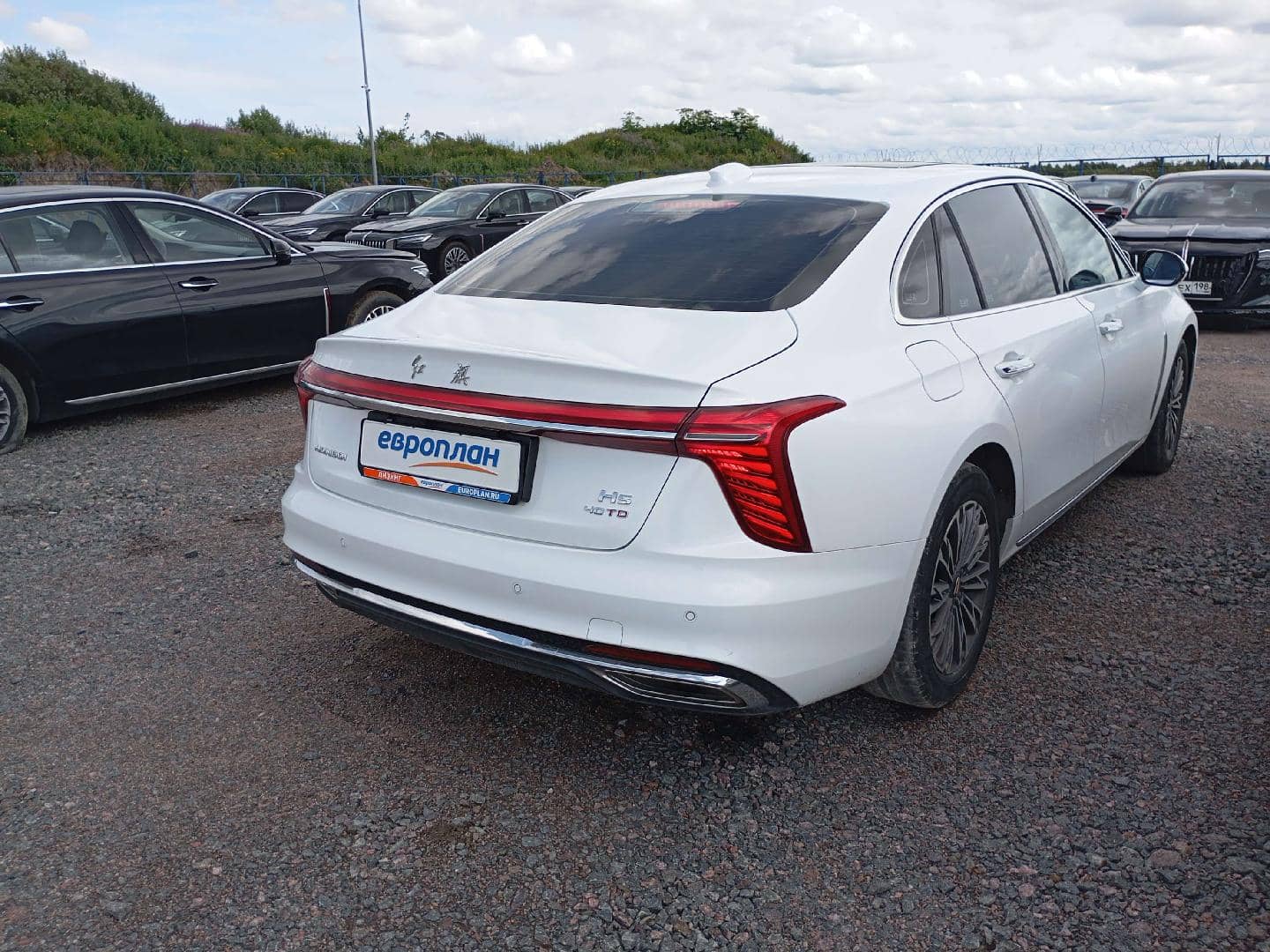 Hongqi H5,  176 062 км, 2023 года в лизинг