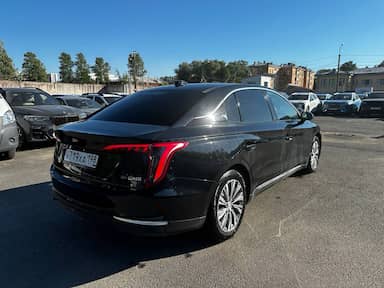 Hongqi E-QM5