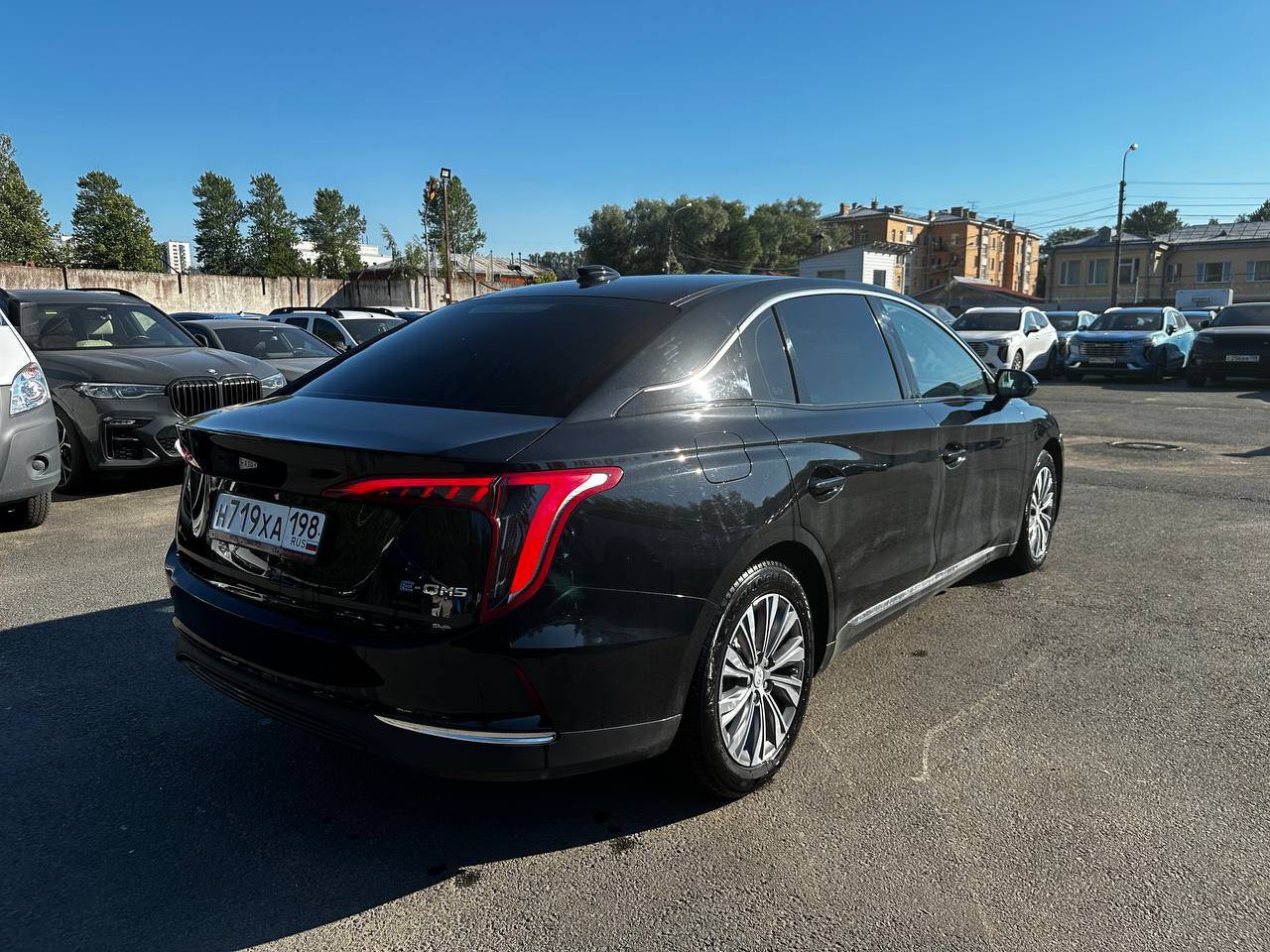 Hongqi E-QM5,  23 148 км, 2022 года в лизинг