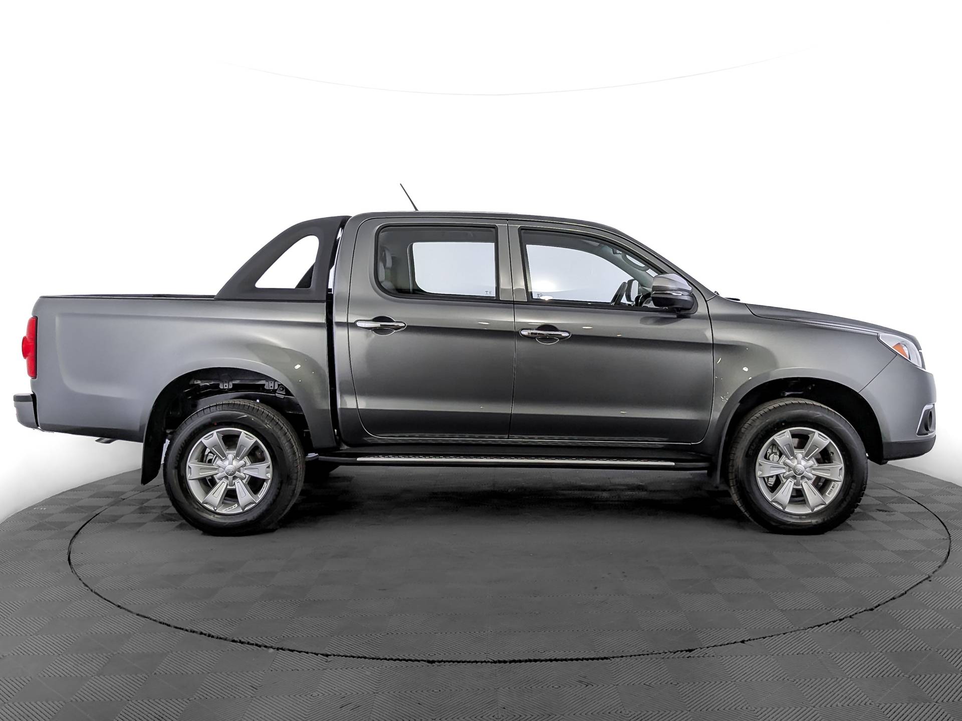 Sollers ST6 Comfort 2.0d MT 4WD