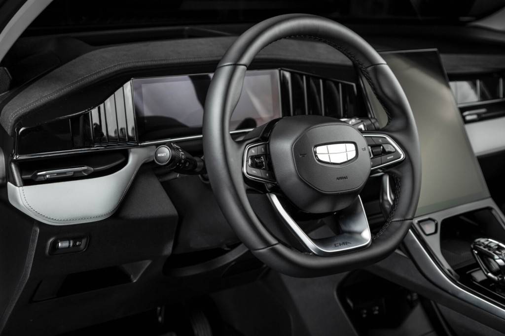 Geely Atlas Флагман 2.0Т АТ полный привод