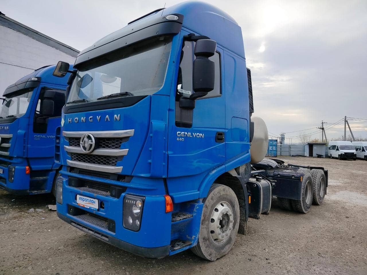 HONGYAN CQ4187HD12381T LNG