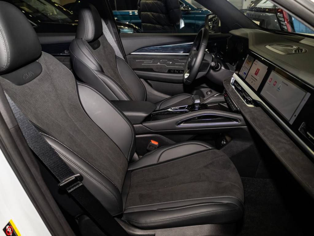 Geely Monjaro Флагман 2.0Т 238 л.с. АТ полный привод