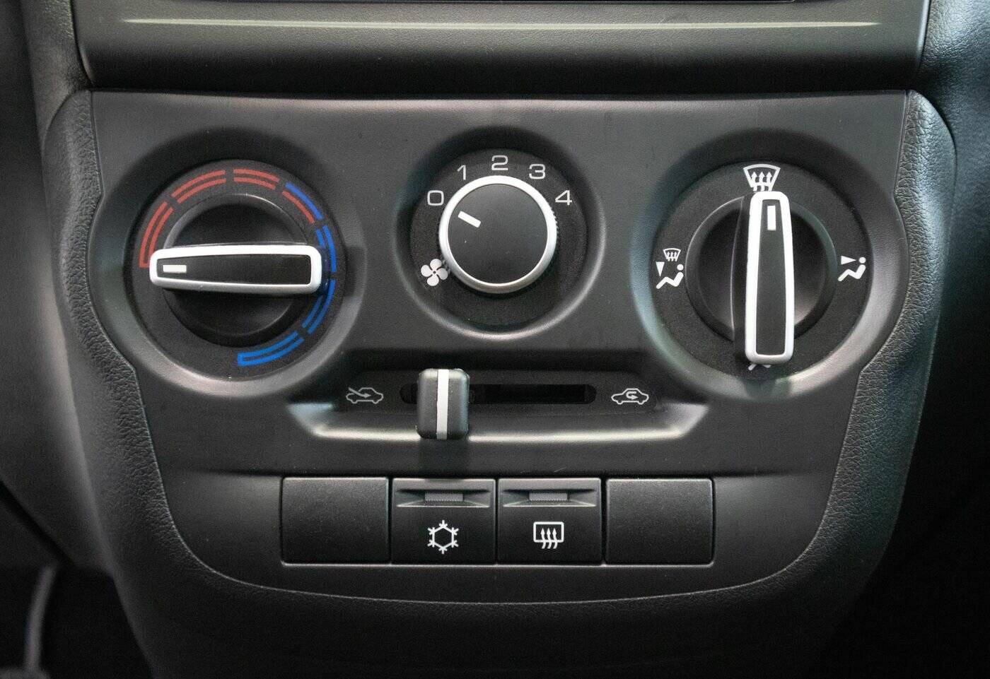 Lada Granta Sportline седан Comfort 24 1.6 106hp 5MT