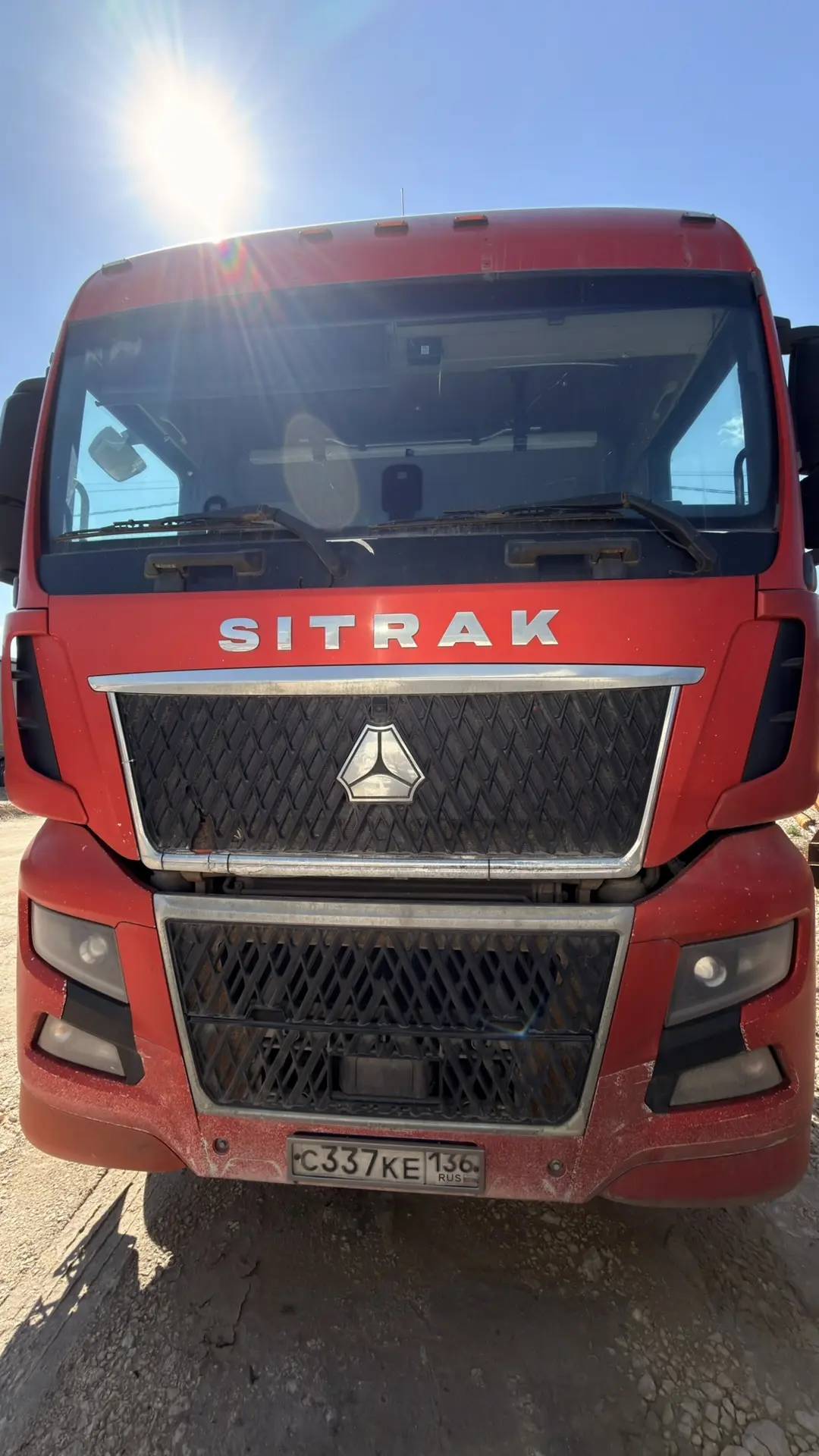 Sitrak C7H 4x2 ZZ4186V361HE,  594 161 км, 2023 года в лизинг