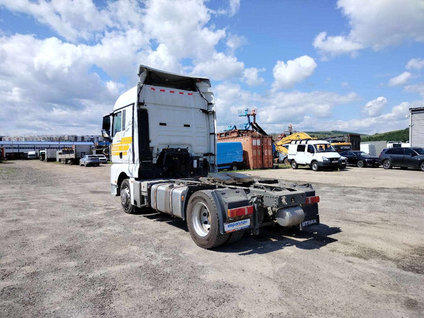 Sitrak C7H 4x2 ZZ4186V361HE,  593 472 км, 2022 года в лизинг