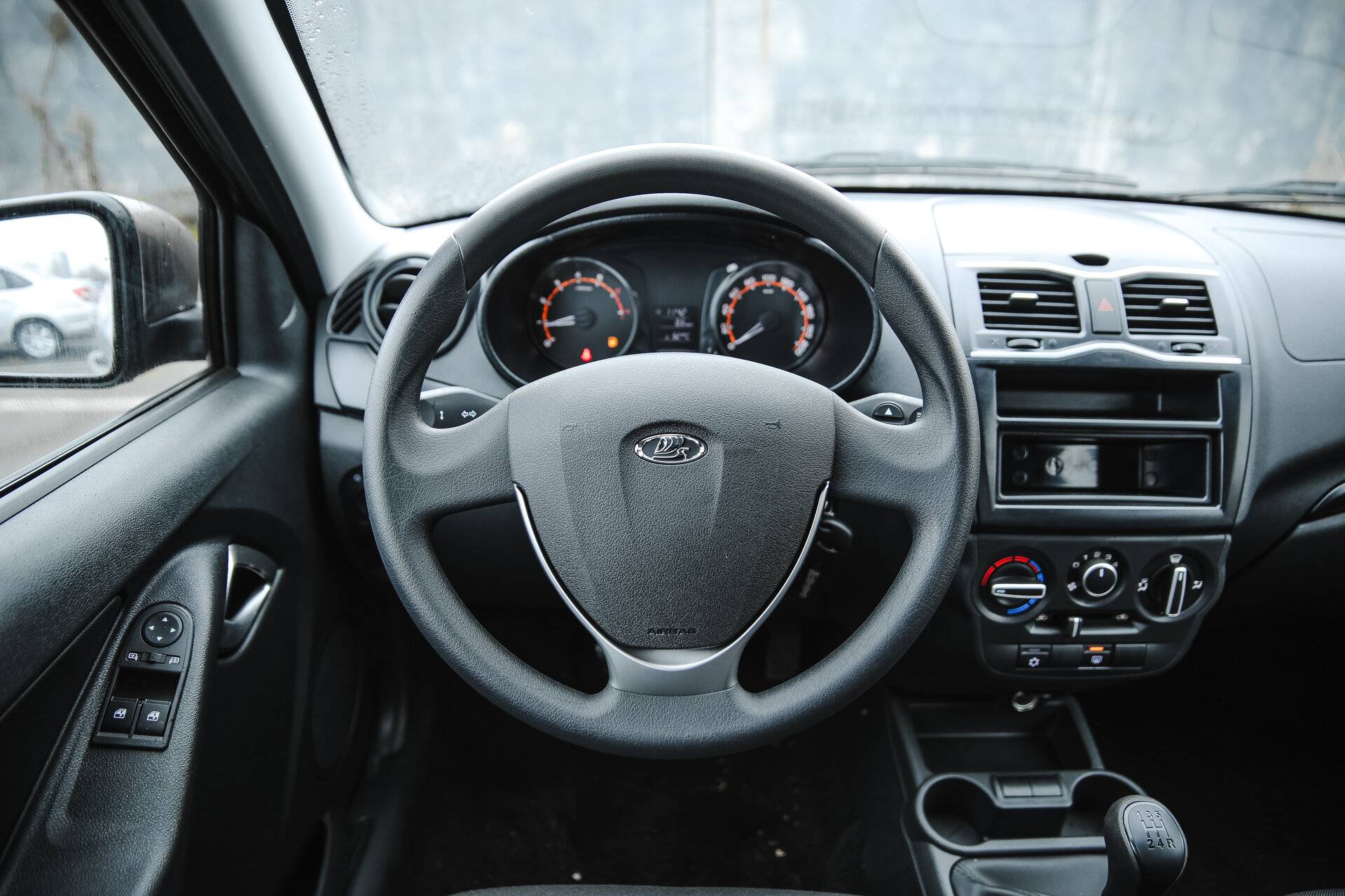 Lada Granta седан Classic 24 Кондиционер 1.6 90hp 5MT