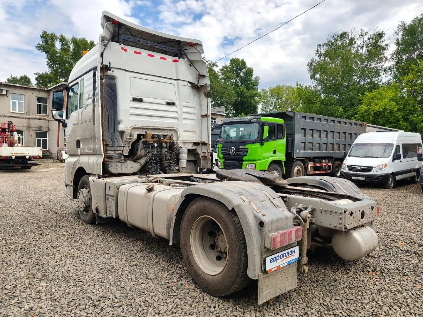 Sitrak C7H 4x2 ZZ4186V361HE,  444 316 км, 2023 года в лизинг