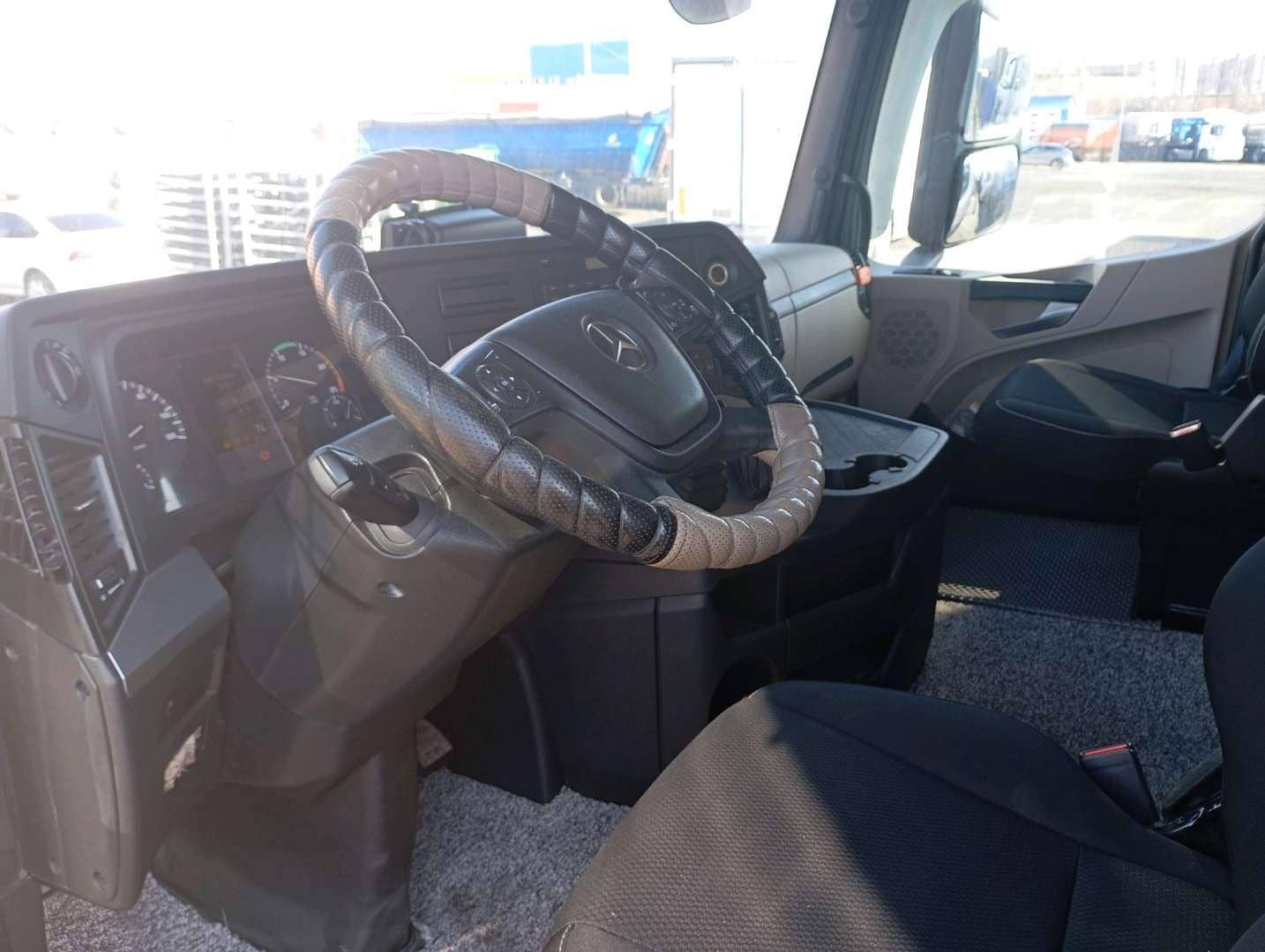 Mercedes-Benz Actros 1853,  298 528 км, 2023 года в лизинг