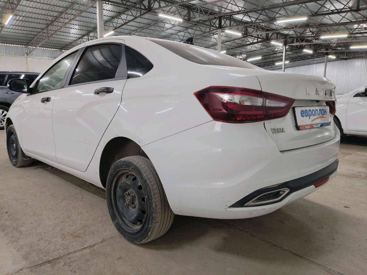 Lada Vesta седан,  102 880 км, 2023 года в лизинг