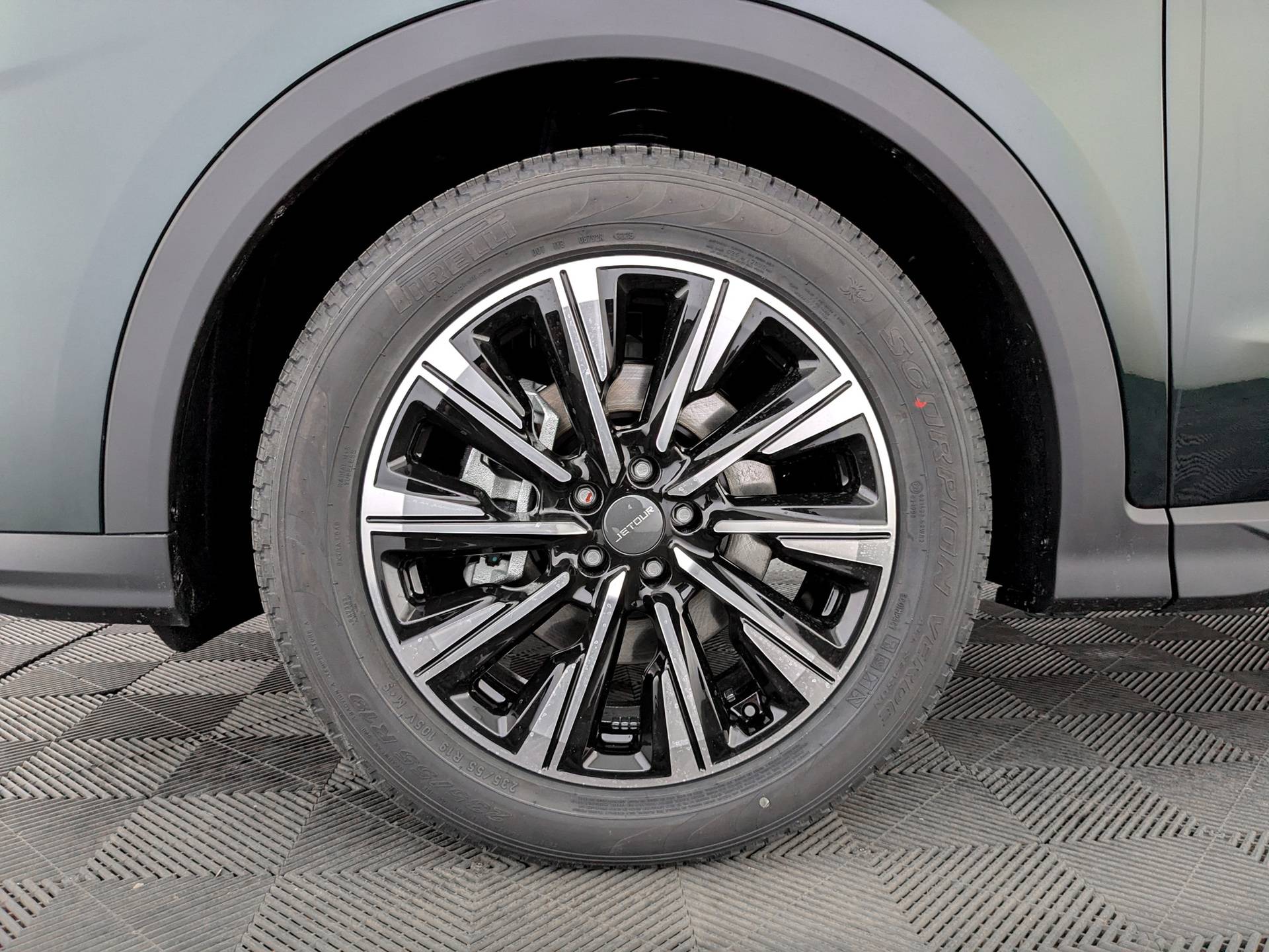 Jetour X70 Plus 1.6TGDI-7DCT Luxury