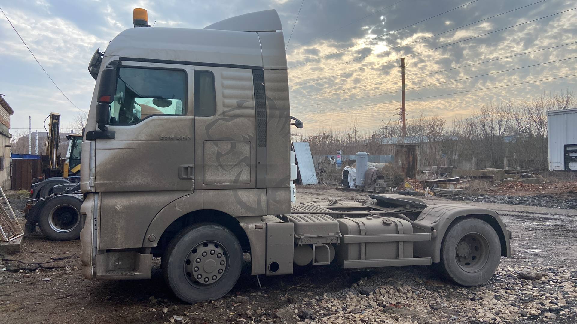 Sitrak C7H 4x2 ZZ4186V361HE,  384 799 км, 2022 года